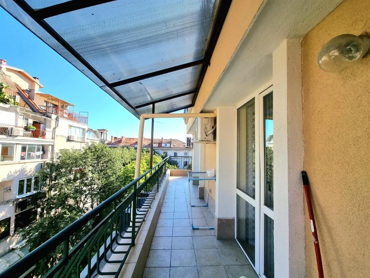 Sunny View - Seaside Apartment With Garage Burgas